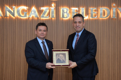 Ali Mahir Başarır Osmangazi’de: "Erkan Aydın’ın çalışmalarını gururla takip ediyoruz"