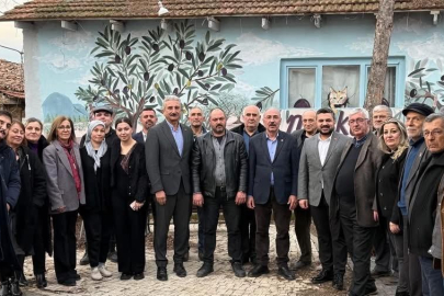 Nihat Yeşiltaş İznik’ten seslendi: "Masa başında değil, sokakta siyaset yapıyoruz"