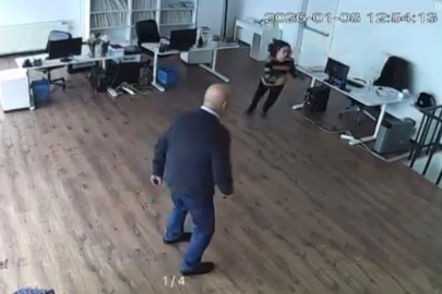 Bursa’da plazada dehşet anları: Asma tavan vatandaşların üzerine çöktü!