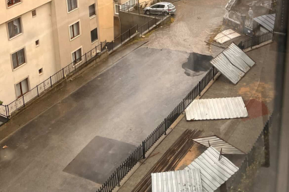 Gemlik'te şiddetli lodos sebebiyle çatılar bir bir uçtu