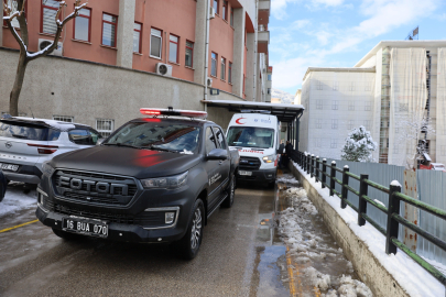Bursa’da yoğun kar altında hasta kurtarma operasyonu