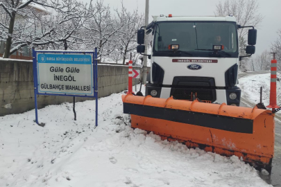 İnegöl Belediyesi karla mücadele çalışmalarını aralıksız sürdürüyor
