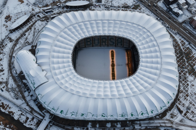 Karla kaplı Timsah Arena Stadyumu böyle görüntülendi