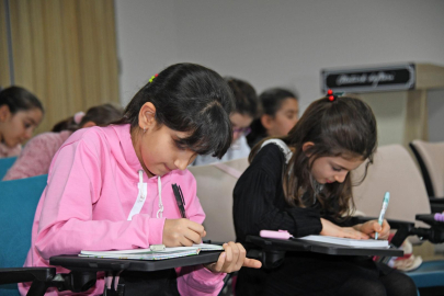 Küçük yazarlar kalemlerini ustalığa taşıyor