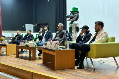 Mudanya’da Bursaspor rüzgarı: Başkan Enes Çelik ve Futbolcular öğrencilerin sorularını yanıtladı