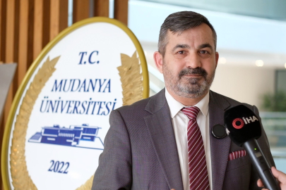 Doç. Dr. Dursun Boz: "Tıklayarak vicdanını rahatlattığını zannediyorsun!"