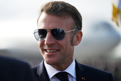 Macron: "SDG'nin Suriye'ye entegre edilmesine yönelik anlaşmaya varılmalı"  A