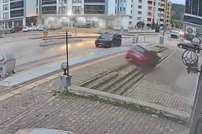 Fren yerine gaza basınca otomobil kontrolden çıktı