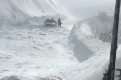 Sahara Geçidi’nde yoğun kar, tipi ve çığ riski nedeniyle yol tüm araç trafiğine kapatıldı
