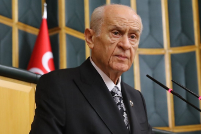 Bahçeli'den bayrak indirme provokasyonuna tepki!