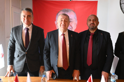 Ümit Özdağ: "2026 yılı 2025'ten çok daha zor geçecek!"