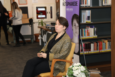 Nilüfer’de sömestr sanatla dolu: Burcu Aktaş Üçevler Kütüphanesi’ne konuk oldu