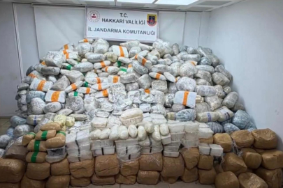 Zehir tacirlerine dev darbe! Yüksekova kırsalında neredeyse 1 ton uyuşturucu