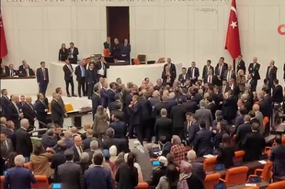 Meclis'te 'maket tabut' tartışması