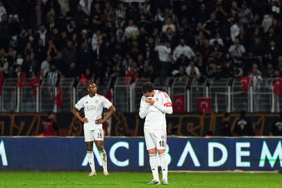 Beşiktaş taraftarı yönetimi istifaya davet etti