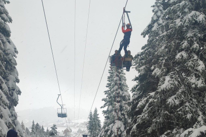 Bakan Yerlikaya açıkladı: Uludağ'da mahsur kalan 51 kişinin tamamı kurtarıldı!