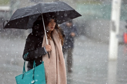 Bursa bugün yağmura teslim: Şemsiyesiz dışarı çıkmayın!