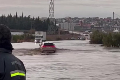 Herkes durdu, o durmadı: Göle dönen yollara TOGG damgası!