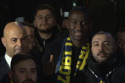 Fenerbahçe'nin yeni transferi Sidiki Cherif, İstanbul'da
