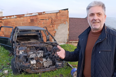 Çatıda unutulan gizem: İnegöl’de 20 yıl sonra ortaya çıkan hurda araç ekipleri şaşırttı!