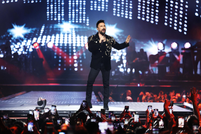 Tarkan fırtınası dindirilmiyor: 9 günde 50 bin kişi Megastar’la coştu!