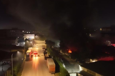 Bursa’da tekstil fabrikası deposunda yangın çıktı