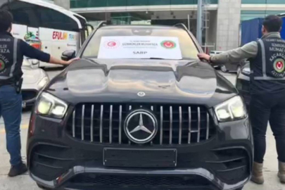 Gümrükten usulsüz geçirilen 65 lüks araca el konuldu: 22 gözaltı