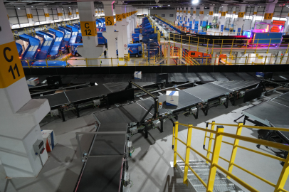 Yurtiçi Kargo'dan Bursa'ya dev yatırım: Türkiye'nin en büyük üçüncü otomasyon merkezi açıldı.