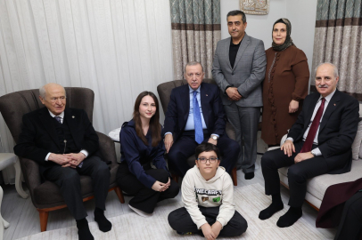 Erdoğan ve Bahçeli'den depremzede aileye ziyaret