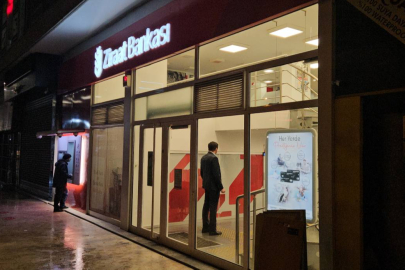 Fatih’te banka soygunu: Kaçarken çaldığı parayı düşürdü