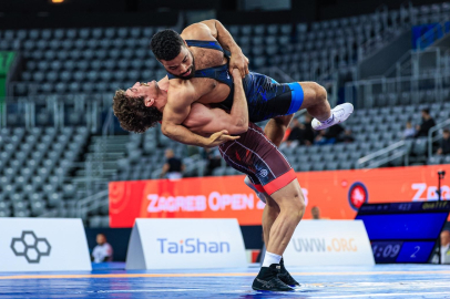 Milli güreşçi Yüksel Sarıçiçek Zagreb'te şampiyon oldu