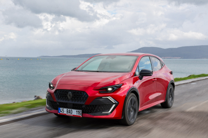 Bursa’nın gururu yollara çıktı! Yeni Renault Clio 6 satışa sunuldu: İşte şok lansman fiyatı