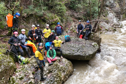 Yüreği ağzına getiren görüntülere dağcıdan yanıt: "Bu bizim için bir spor"