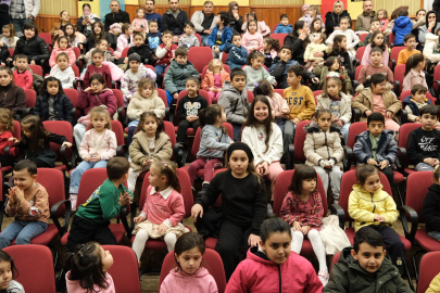 Başkan Oktay Yılmaz’dan çocuklara büyük jest: Salonlara sığmadılar!