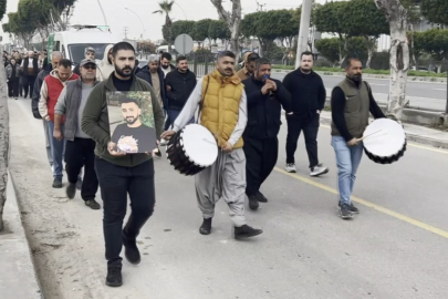 Tarsus’ta motosiklet kazasında ölen gence davul zurnalı cenaze töreni