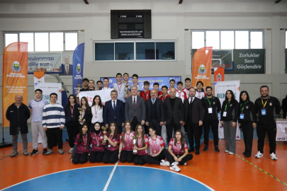 İnegöl’de adrenalin zirve yaptı! 182 genç sporcu 'Şampiyonluk' için tırmandı