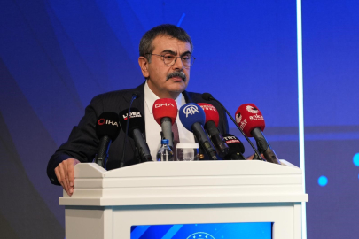 Milli Eğitim Bakanı Tekin’den "Siber Zorbalık" mesaisi: Türkiye Yüzyılı Maarif Modeli ile dijital kalkan geliyor!