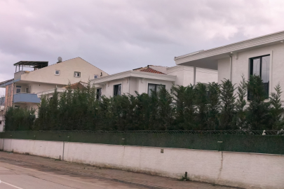 Cam silerken 4 metreden düştü