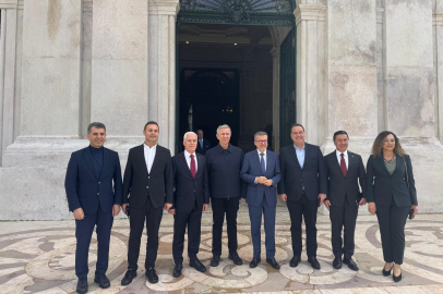 Bozbey Avrupa'da tarihi kent modelini inceledi