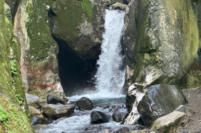 Bursa’nın saklı cenneti Saitabat Şelalesi yeniden coştu!