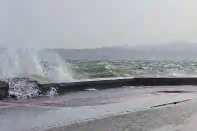 İzmir’de 50 yılda bir görülecek dehşet: Deniz seviyesi 1,5 metre yükseldi!