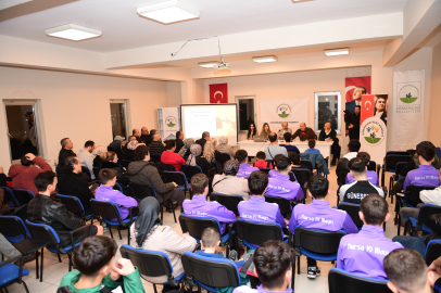 Osmangazi’de sporcu gelişiminde ailenin rolü masaya yatırıldı