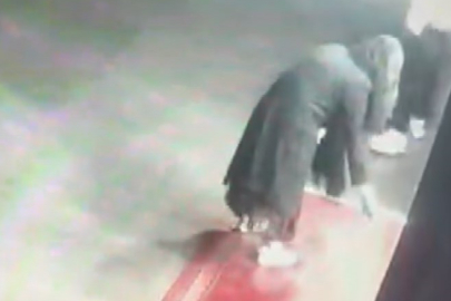 Apartmanda büyü paniği: Karanlıkta gelip idrar ve toz döktüler