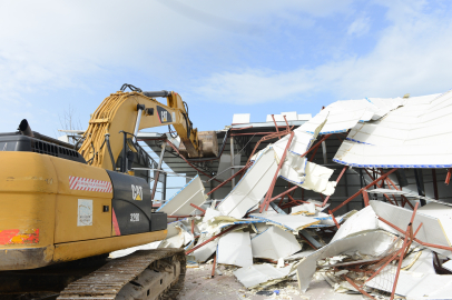 Nilüfer’de kaçak yapıya geçit yok: 1.650 metrekarelik alan yıkıldı