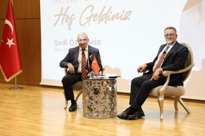 Şadi Özdemir Mudanya Üniversitesi öğrencileriyle buluştu