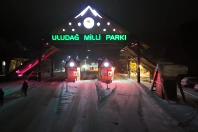 Uludağ’da kar kalınlığı 160 santimetreye ulaştı: Zincirsiz araçlara geçit yok