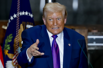 Trump’tan İran’a askeri müdahale sinyali: "Kısıtlı bir saldırıyı değerlendiriyorum"