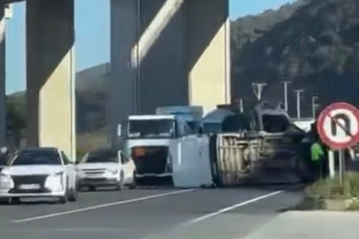 Bursa’da minibüs dehşeti: Karşı şeride geçip yan yattı!