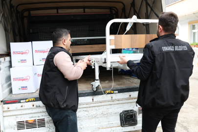 Erkan Aydın engelleri bir bir kaldırıyor: 103 hasta yatağı, 101 tekerlekli sandalye