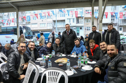 Büyükşehir’in gönül sofrası Yıldırım’da kuruldu: Binlerce vatandaş iftarda buluştu